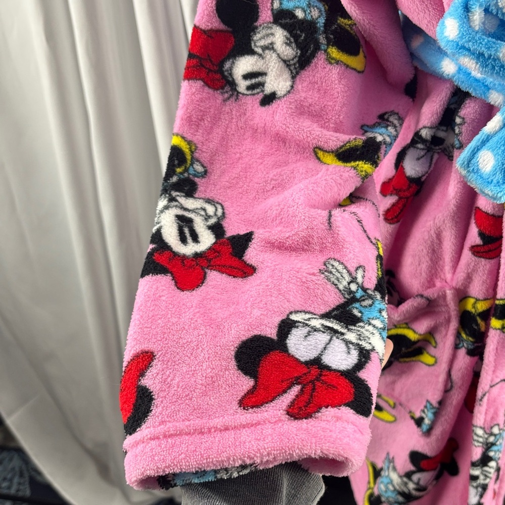 Disney Pink Kids Pajamas Robe - Picture 5 of 6
